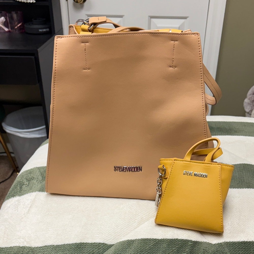 Steve Madden Tan and Yellow Tote Set